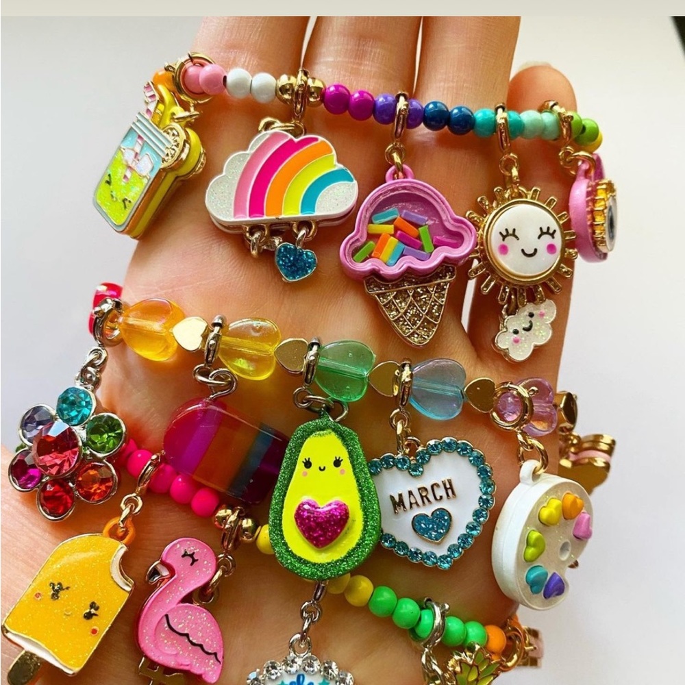 Meet your Posher, Macarena